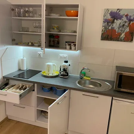 W Kwiatki:) * Pogorzelica (Gmina Rewal)